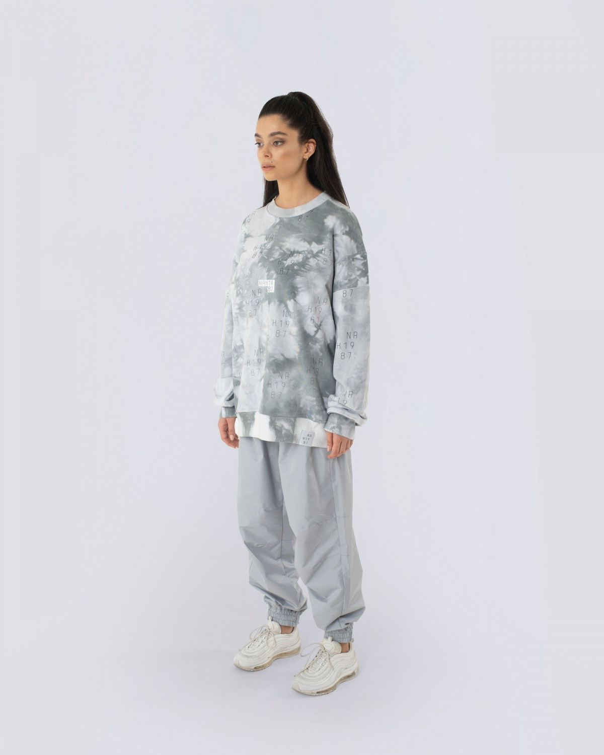 Moon Sweatshirt [Base Line 2]