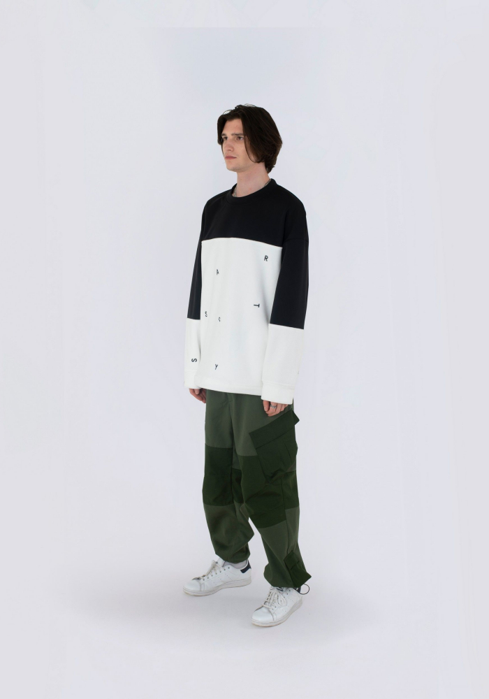Tagline Sweatshirt [Collection Line]