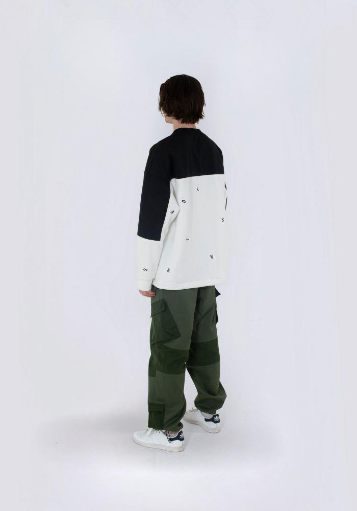 Tagline Sweatshirt [Collection Line]