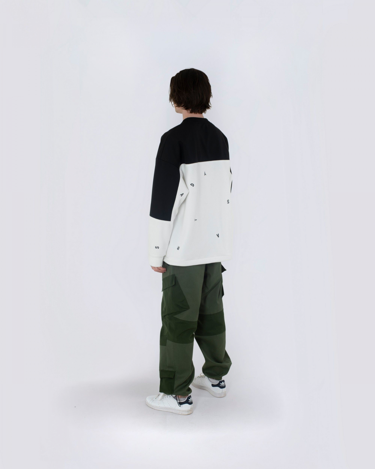 Tagline Sweatshirt [Collection Line]